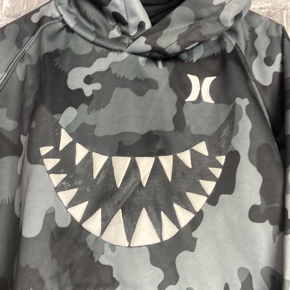 Hurley - Picture 2 of 6